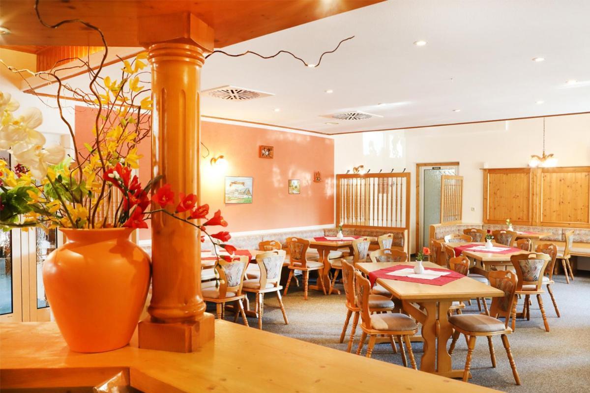 Hotel "Zum Einsiedler" Deutschneudorf Екстериор снимка