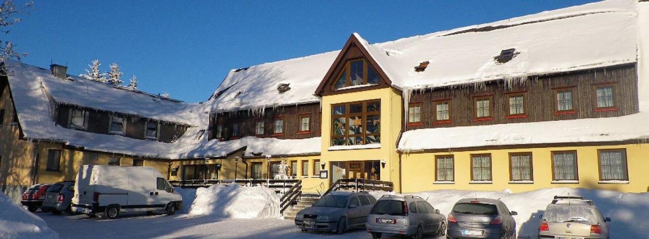 Hotel "Zum Einsiedler" Deutschneudorf Екстериор снимка