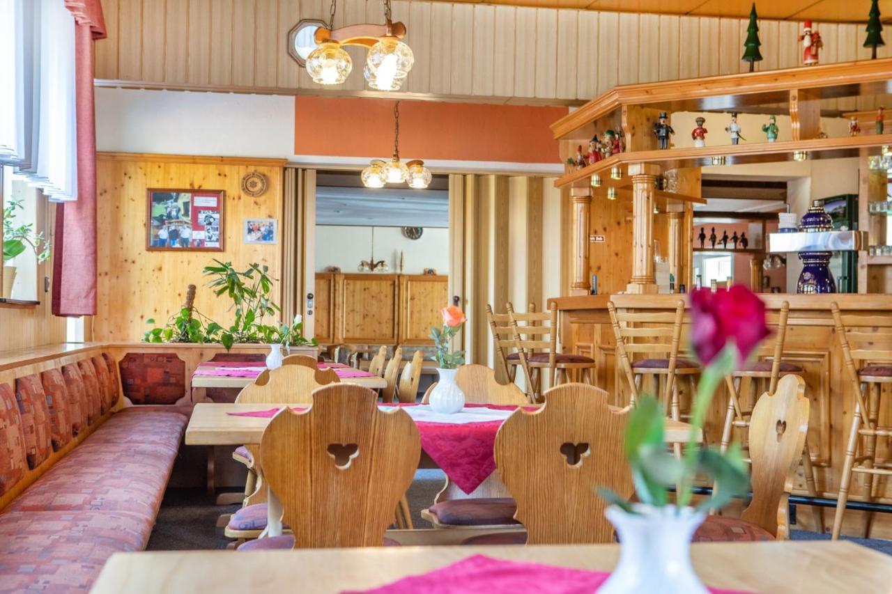 Hotel "Zum Einsiedler" Deutschneudorf Екстериор снимка