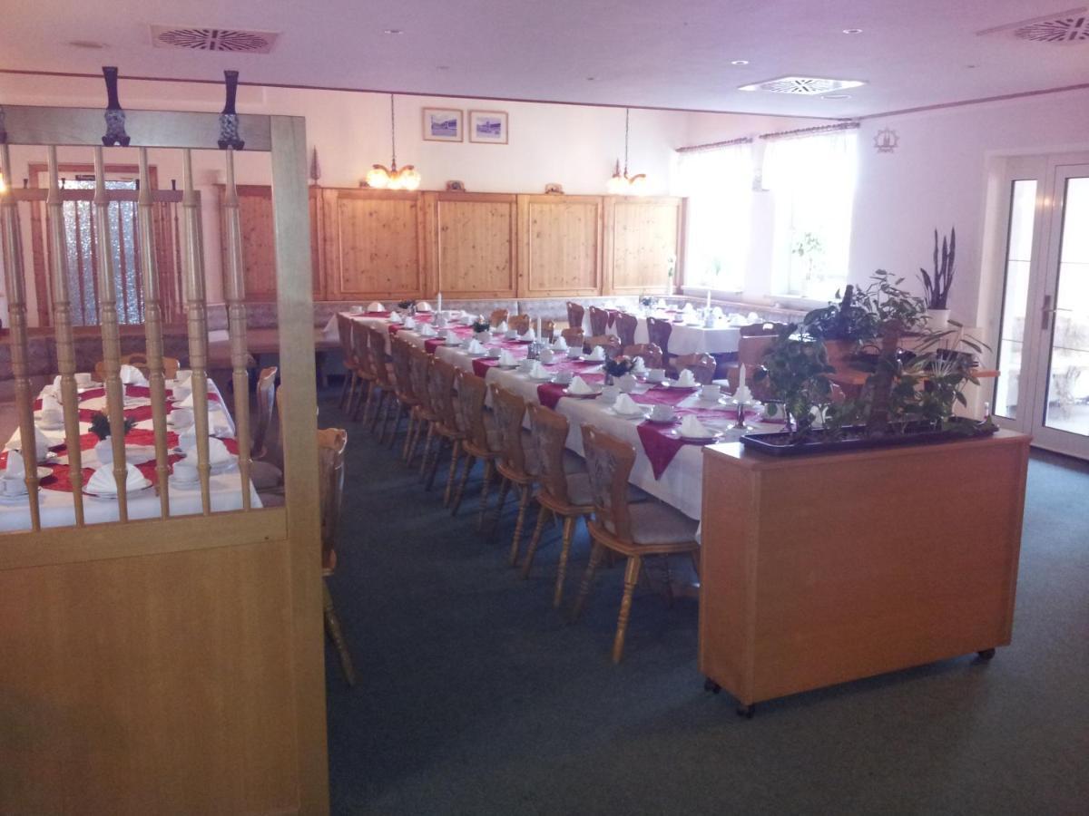 Hotel "Zum Einsiedler" Deutschneudorf Стая снимка